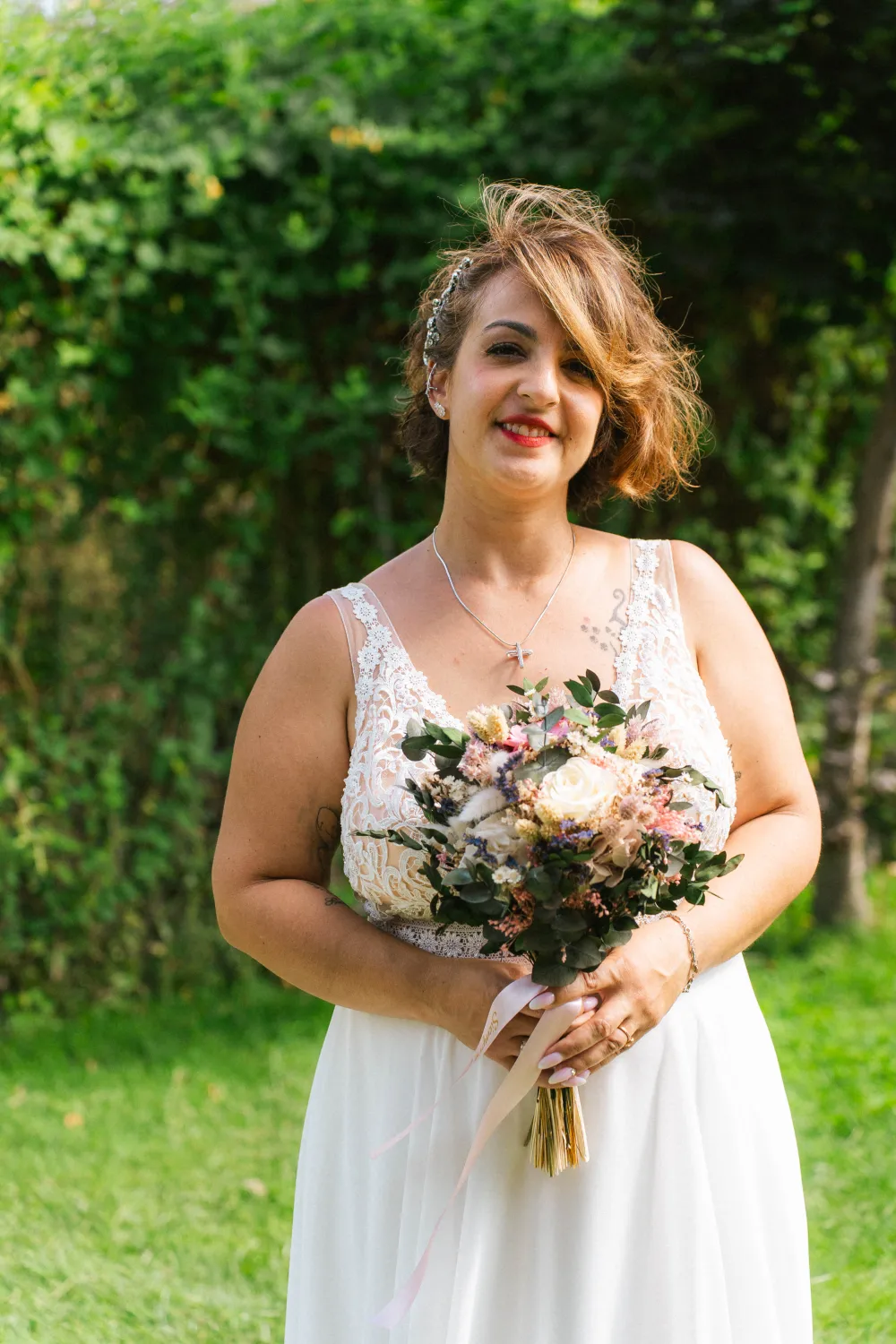 Retrato de la novia con el ramo